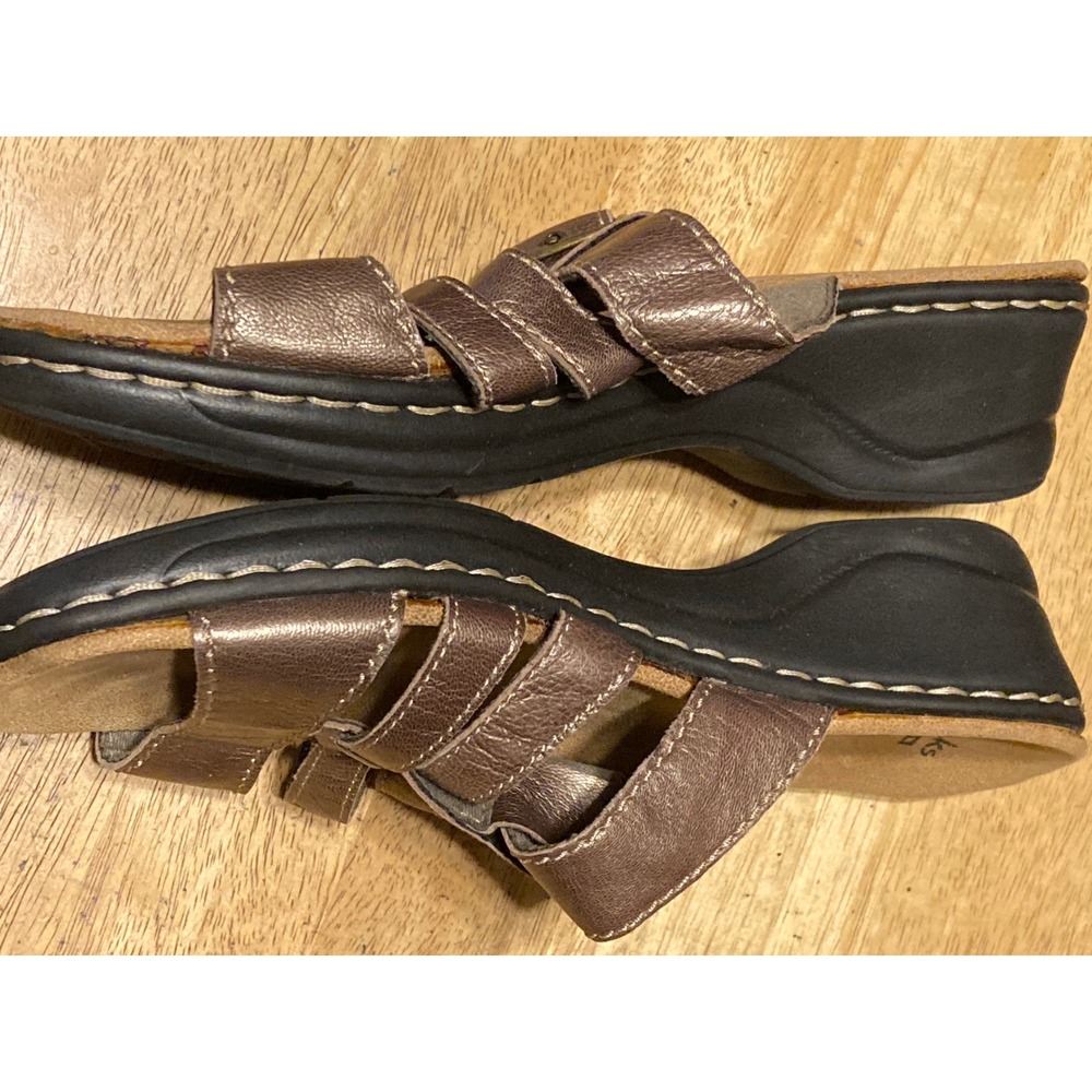 Clarks Collection Metallic Bronze Leather Strappy Wedge Slide Sandals Womens 8.5 - Picture 5 of 8